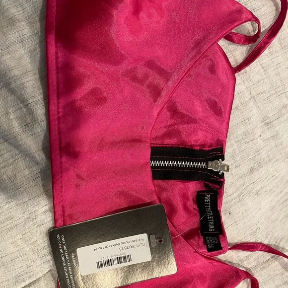 Pink satin like scoop neck crop top - Picture 4 of 4